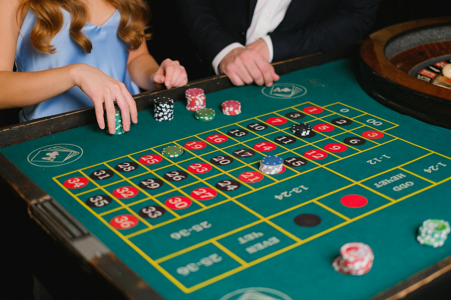 Người dùng kiểm tra luật chơi và quản lý ngân sách trước khi trải nghiệm casino online